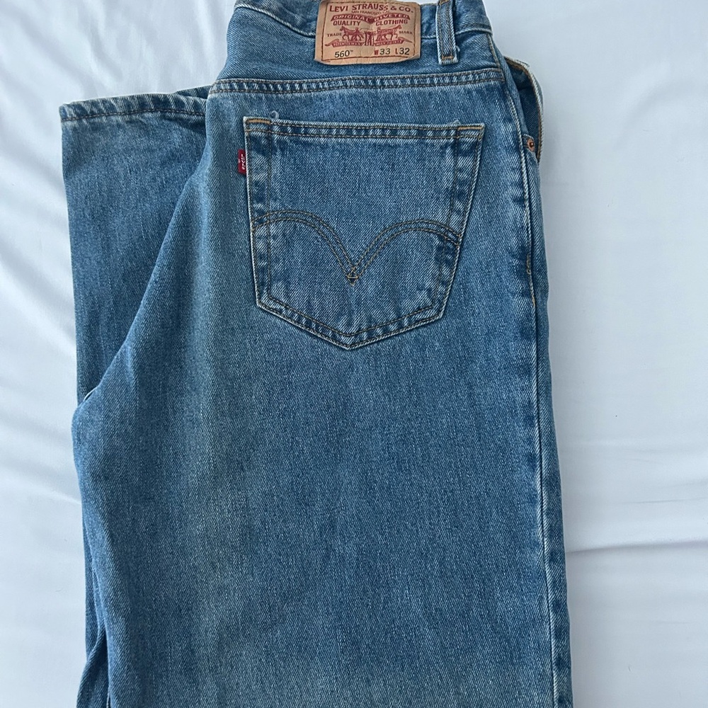 Levi's Light Blue Denim Jeans with Tan Leather Patch - Picture 2 of 6